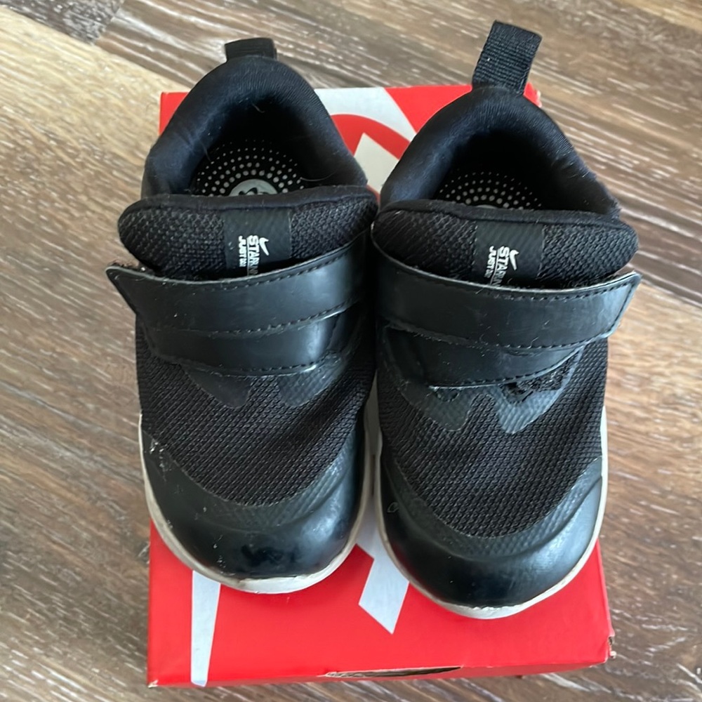Nike toddler sneakers
